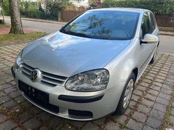 Silber Gebraucht 2005 VW Golf IV Trendline Limousine | 880 € (Superpreis)