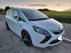 Weiß Gebraucht 2013 Opel Zafira Tourer Sport Van / Kleinbus | 7.999 € (Etwas zu teuer)