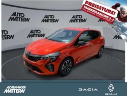 Orange Gebraucht 2024 Renault Clio V Techno Limousine | 20.490 € (Etwas zu teuer)