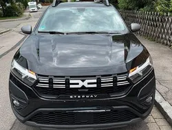 Schwarz Gebraucht 2023 Dacia Sandero Expression Kleinwagen | 12.500 € (Guter Preis)