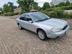 Silber Gebraucht 2000 Ford Mondeo Ghia Limousine | 1.750 € (Etwas zu teuer)