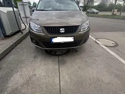 Braun Gebraucht 2010 Seat Alhambra Van / Kleinbus | 7.500 €