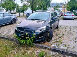 Schwarz Gebraucht 2015 Opel Astra Kombi | 6.800 € (Guter Preis)