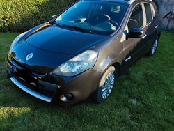 Schwarz Gebraucht 2011 Renault Clio II Dynamique Limousine | 4.999 € (Fairer Preis)