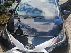 Schwarz Gebraucht 2016 Toyota Aygo X-cite Kleinwagen | 9.900 € (Fairer Preis)