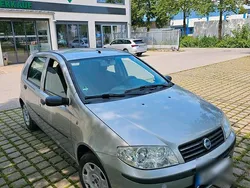 Grau Gebraucht 2004 Fiat Punto Kleinwagen | 2.299 € (Fairer Preis)