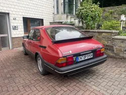Rot Gebraucht 1989 Saab 900 Kleinwagen | 7.900 €