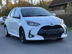 Weiß Gebraucht 2020 Toyota Yaris Team Limousine | 15.290 € (Etwas zu teuer)