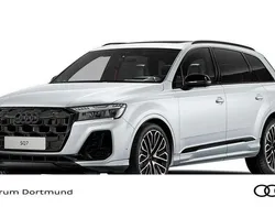 Satellitsilber metallic Gebraucht 2025 Audi SQ7 SUV | 137.770 €