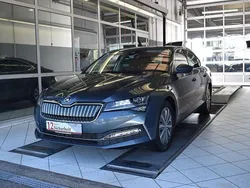Grau Gebraucht 2021 Skoda Superb Style Limousine | 24.870 € (Fairer Preis)