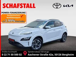 Weiss (chalk white / met) Gebraucht 2022 Hyundai Kona Trend SUV | 17.479 € (Guter Preis)