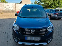Blau Gebraucht 2018 Dacia Dokker Van | 12.500 €