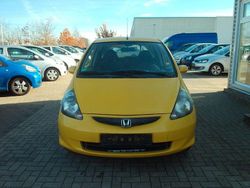 Gelb Gebraucht 2005 Honda Jazz S Kleinwagen | 1.900 € (Fairer Preis)