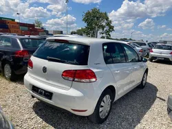 Weiß Gebraucht 2010 VW Golf VI Team Limousine | 2.850 € (Guter Preis)