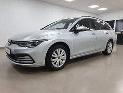 Silber Gebraucht 2023 VW Golf VIII Life Kombi | 24.980 € (Fairer Preis)