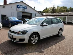 Oryxweiß perlmutteffekt (metallic) Gebraucht 2014 VW Golf VII Comfortline Kombi | 5.799 € (Superpreis)