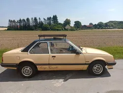 Beige Gebraucht 1982 Opel Ascona Limousine | 3.551 €