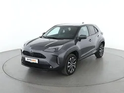 Grau Gebraucht 2021 Toyota Yaris Cross Team SUV | 22.500 € (Fairer Preis)