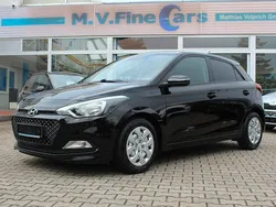 Schwarz Gebraucht 2017 Hyundai i20 GO! Limousine | 9.400 € (Fairer Preis)