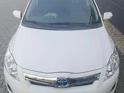 Weiß Gebraucht 2012 Toyota Auris Hybrid Edition Limousine | 11.999 € (Fairer Preis)