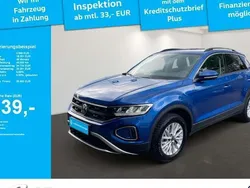 Blau Gebraucht 2024 VW T-Roc Life SUV | 26.850 € (Guter Preis)