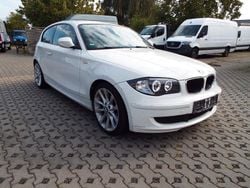 Weiß Gebraucht 2012 BMW 118 Coupé Sport Line Coupé | 5.990 € (Guter Preis)