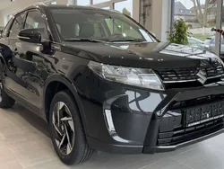 Sphere blue / cosmic black m Gebraucht 2024 Suzuki Vitara Comfort+ SUV | 21.900 € (Fairer Preis)