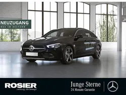 Schwarz / nachtschwarz Gebraucht 2022 Mercedes CLA200 Shooting Brake Progressive Kombi | 29.675 € (Fairer Preis)