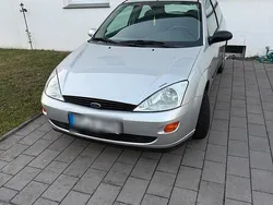 Silber Gebraucht 2001 Ford Focus Limousine | 1.250 € (Fairer Preis)