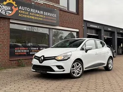 Weiß Gebraucht 2018 Renault Clio IV Life Limousine | 9.380 € (Fairer Preis)