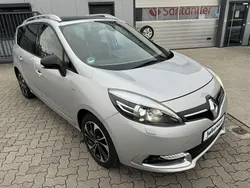 Grau Gebraucht 2014 Renault Grand Scénic III Bose Edition Van / Kleinbus | 10.990 € (Etwas zu teuer)