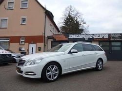 Calcitweiss unilack Gebraucht 2011 Mercedes E200 Avantgarde Kombi | 11.700 € (Guter Preis)