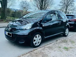 Schwarz Gebraucht 2009 Toyota Aygo Kleinwagen | 2.999 €