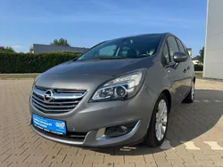 Grau Gebraucht 2017 Opel Meriva Innovation Van / Kleinbus | 9.799 € (Fairer Preis)