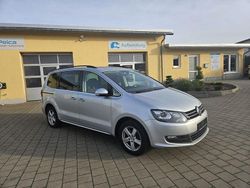 Silber Gebraucht 2016 VW Sharan Comfortline Van / Kleinbus | 14.700 € (Fairer Preis)