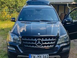Schwarz Gebraucht 2011 Mercedes ML500 Edition SUV | 15.300 €