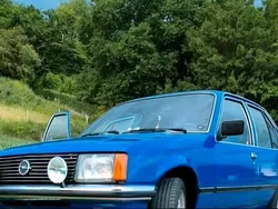 Blau Gebraucht 1979 Opel Rekord Limousine | 4.600 €