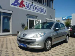 Silber Gebraucht 2009 Peugeot 206+ Basis Kleinwagen | 5.550 € (Teuer)