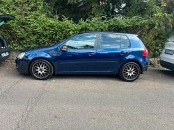 Blau Gebraucht 2004 VW Golf V Kleinwagen | 2.800 € (Fairer Preis)