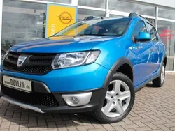 Blau Gebraucht 2014 Dacia Sandero Stepway Kleinwagen | 9.995 € (Teuer)