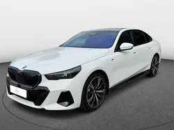 Weiß Gebraucht 2024 BMW 520 M Sport Limousine | 49.850 € (Superpreis)