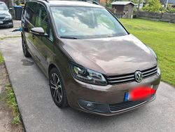 Braun Gebraucht 2013 VW Touran Van / Kleinbus | 7.499 € (Fairer Preis)