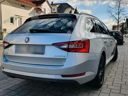 Silber Gebraucht 2016 Skoda Superb Kombi | 12.500 € (Fairer Preis)
