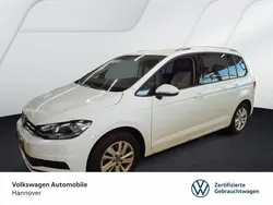Pure white Gebraucht 2024 VW Touran Comfortline Van / Kleinbus | 32.890 € (Fairer Preis)
