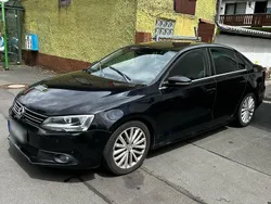 Schwarz Gebraucht 2011 VW Jetta Limousine | 2.200 €