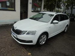 Weiß Gebraucht 2020 Skoda Octavia Soleil Limousine | 9.850 € (Guter Preis)