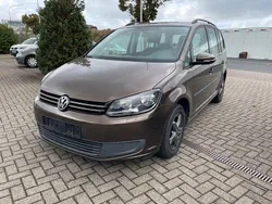 Braun Gebraucht 2012 VW Touran Trendline Van / Kleinbus | 10.900 € (Teuer)