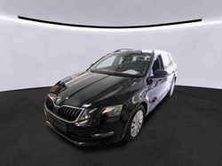 Schwarz Gebraucht 2020 Skoda Octavia Ambition Kombi | 9.990 €
