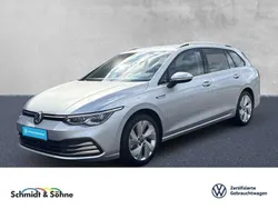 Silber metallic Gebraucht 2021 VW Golf VIII Style Kombi | 25.798 € (Fairer Preis)