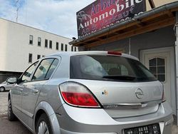 Silber Gebraucht 2005 Opel Astra Edition Limousine | 2.100 € (Etwas zu teuer)